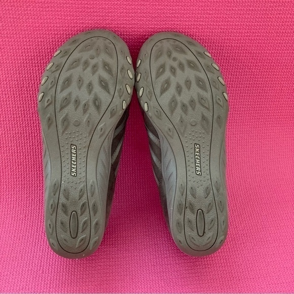 SKECHERS Relaxed Fit Women's Shoes Size 10 Air-Cooled Memory Foam Dark Taupe - Picture 8 of 9